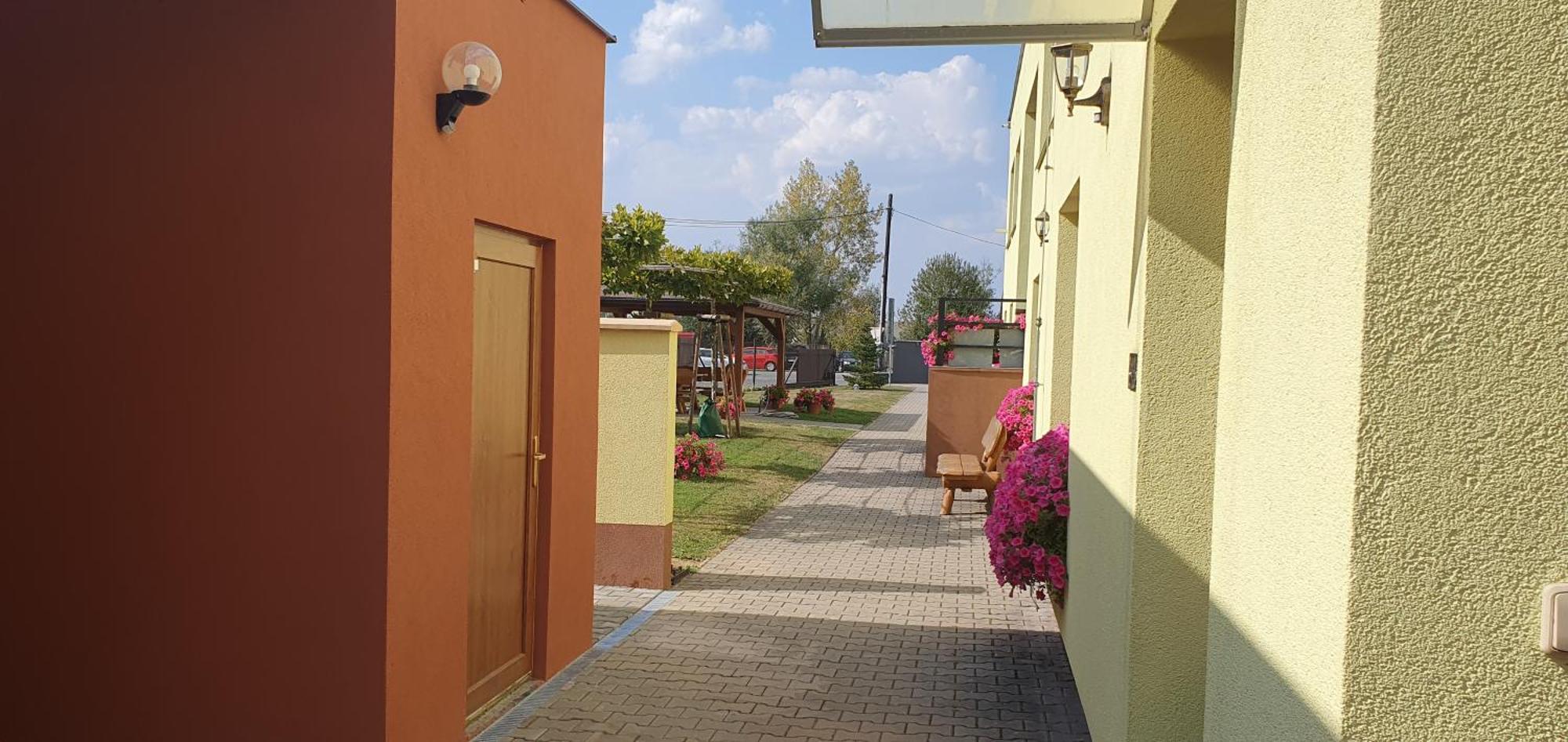 Penzion Terezka Hlucin Екстер'єр фото