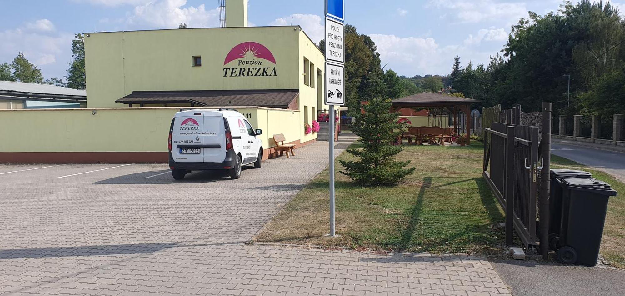 Penzion Terezka Hlucin Екстер'єр фото
